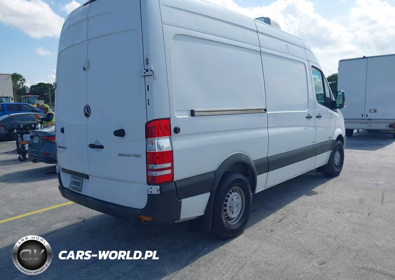 2016 Mercedes-Benz Sprinter 2500 Normal Roof VIN:WD3PE7DD9GP177857 - 4