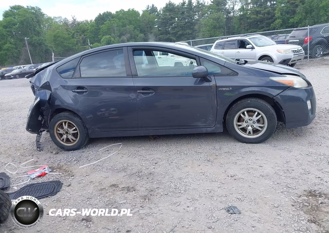 2011 Toyota Prius Three VIN:JTDKN3DU6B1409576 - 13