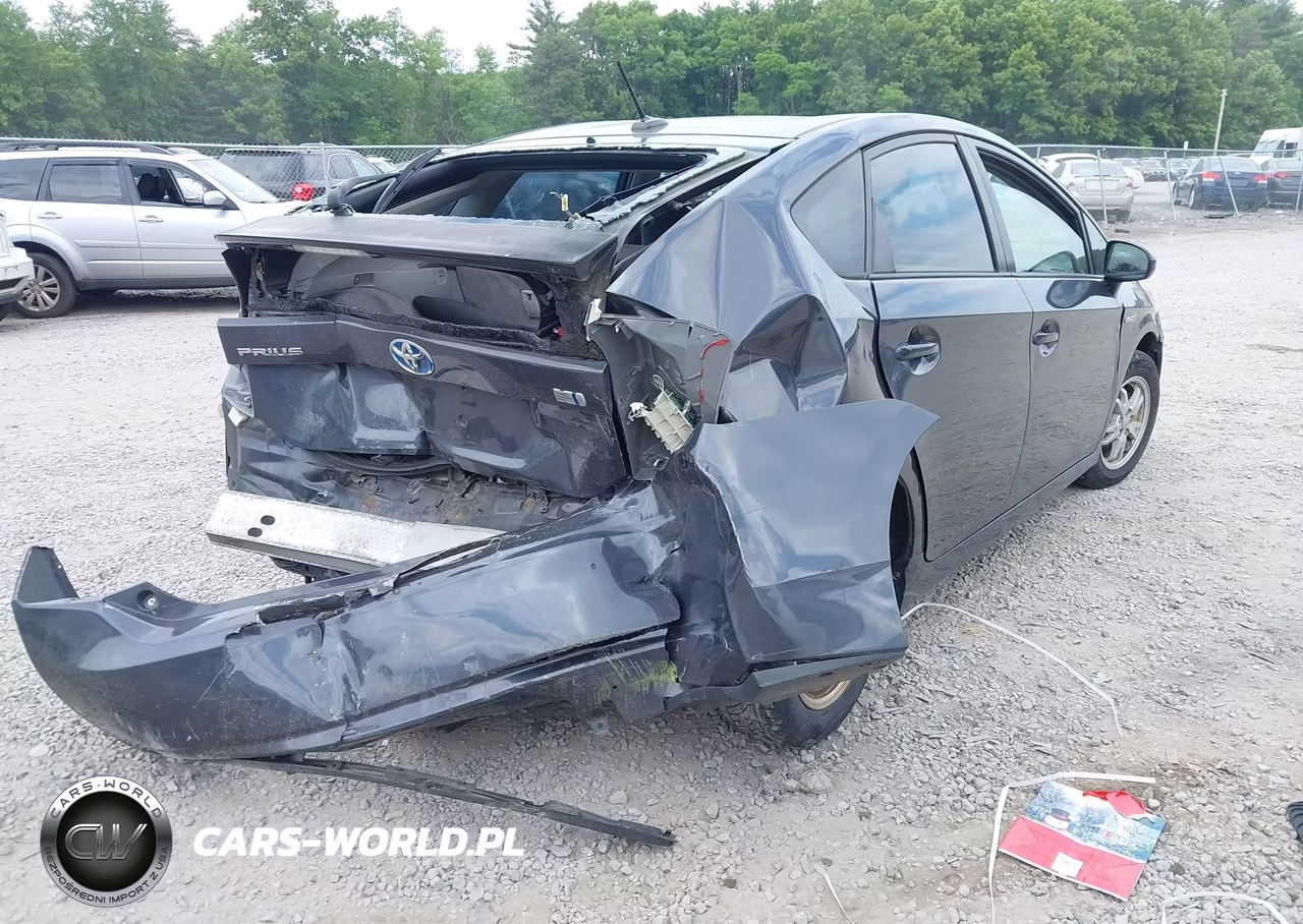 2011 Toyota Prius Three VIN:JTDKN3DU6B1409576 - 4