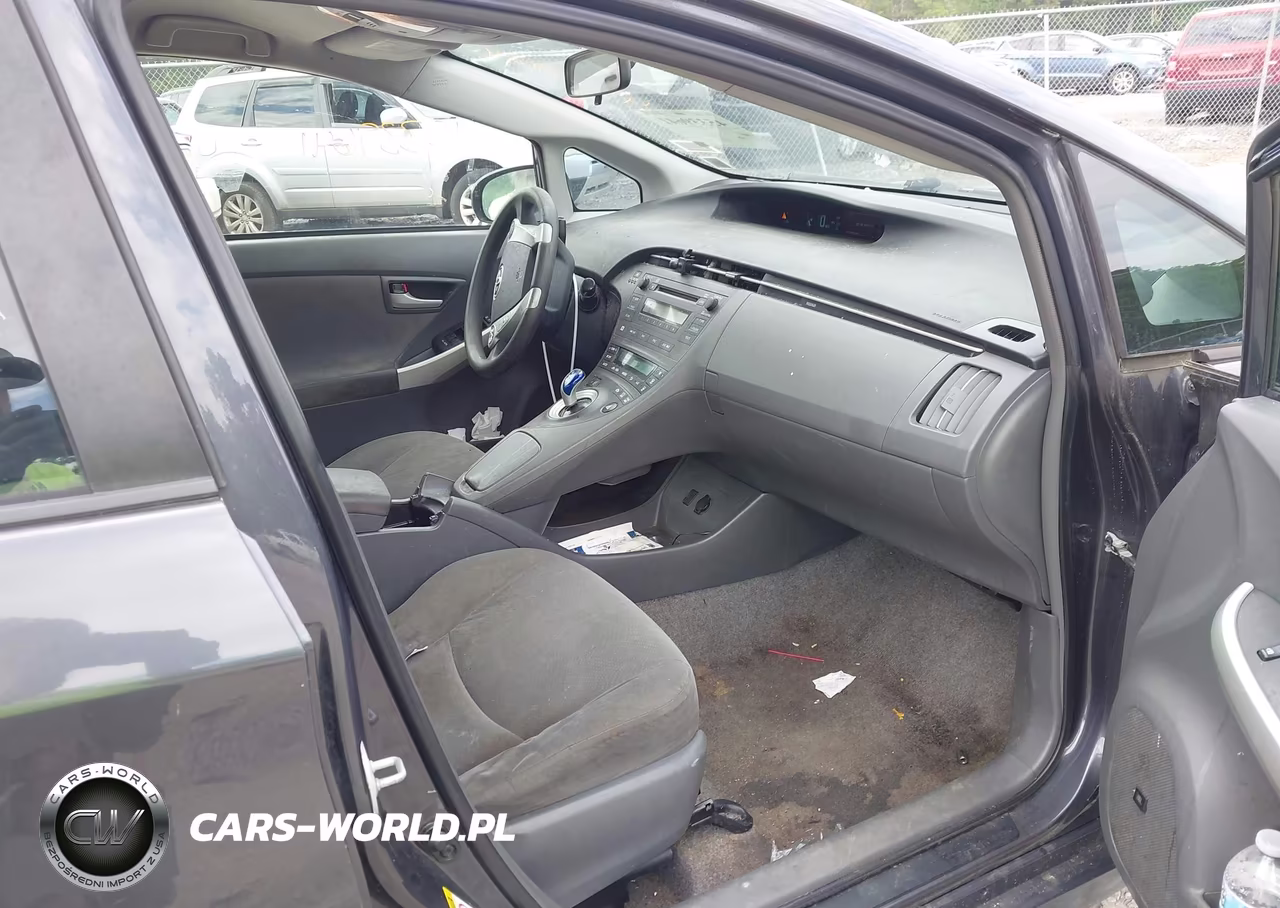2011 Toyota Prius Three VIN:JTDKN3DU6B1409576 - 5