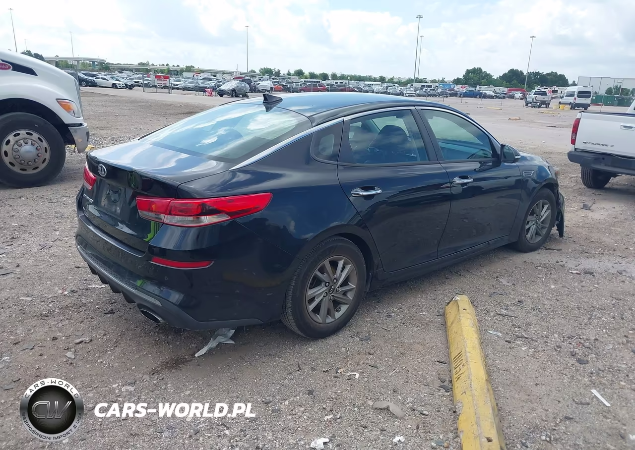 2019 Kia Optima Lx VIN:5XXGT4L31KG287823 - 4