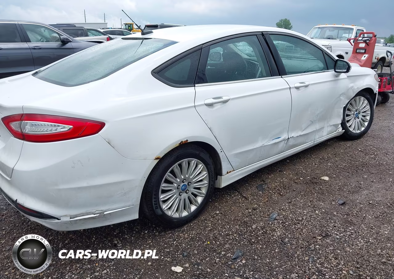 2013 Ford Fusion Hybrid Se VIN:3FA6P0LU2DR239579 - 4