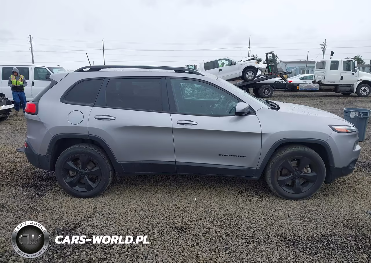 2018 Jeep Cherokee Latitude 4X4 VIN:1C4PJMCX6JD583454 - 13