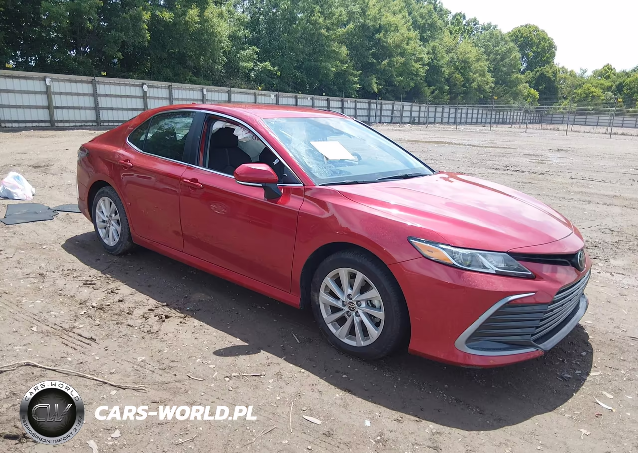2024 Toyota Camry Le – zdjęcie 1 z 16