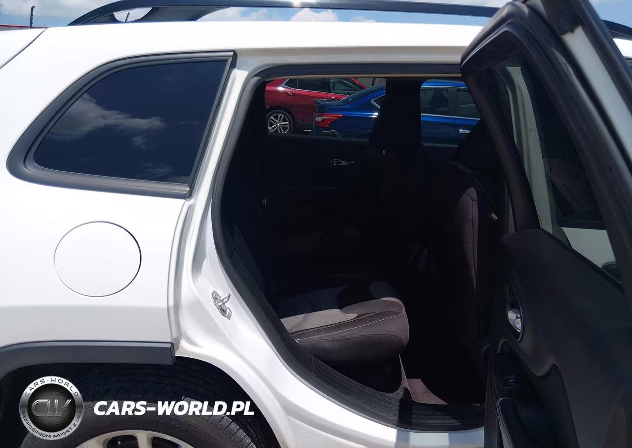 2016 Jeep Cherokee Sport VIN:1C4PJLAB2GW257603 - 8