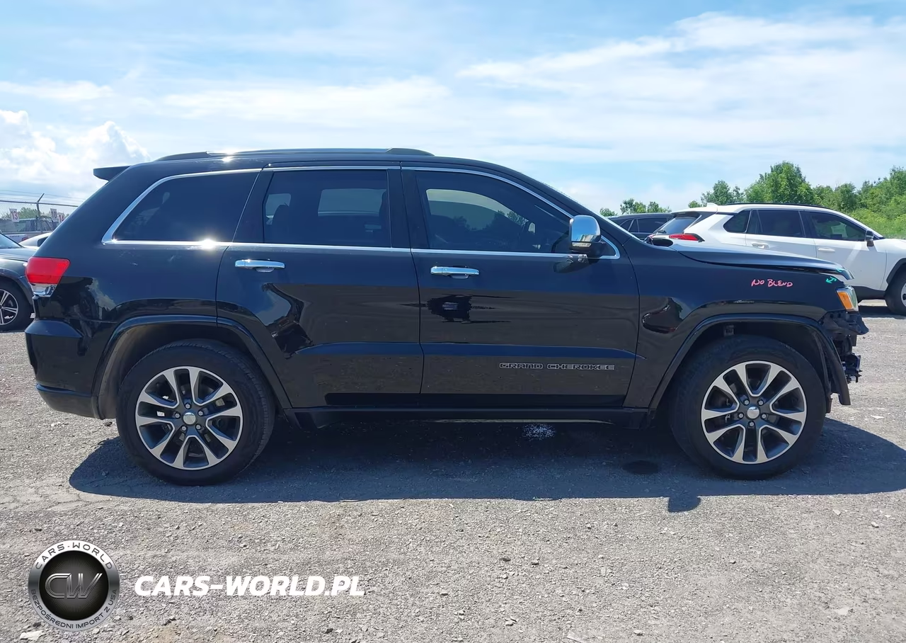 2017 Jeep Grand Cherokee Overland 4X4 VIN:1C4RJFCG6HC635749 - 13