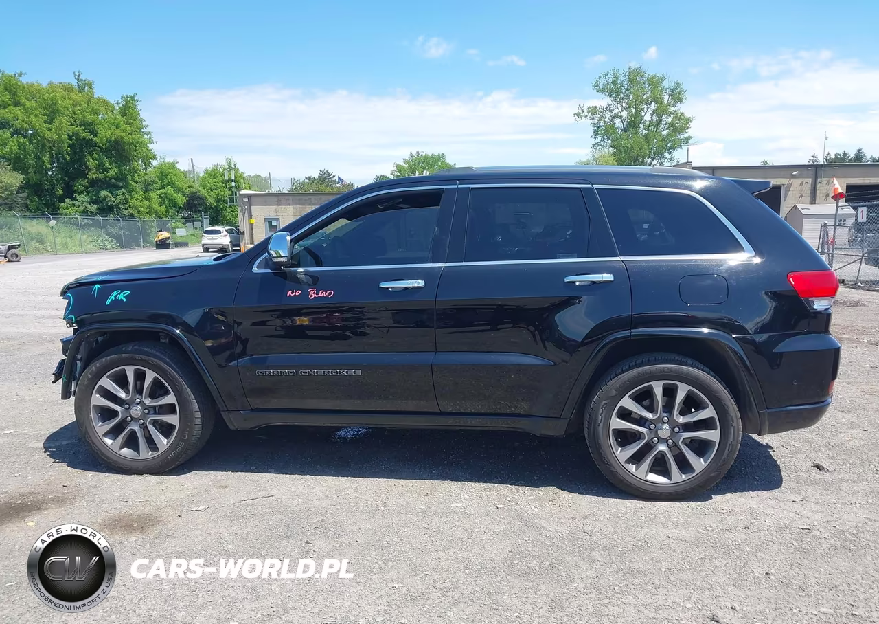 2017 Jeep Grand Cherokee Overland 4X4 VIN:1C4RJFCG6HC635749 - 14