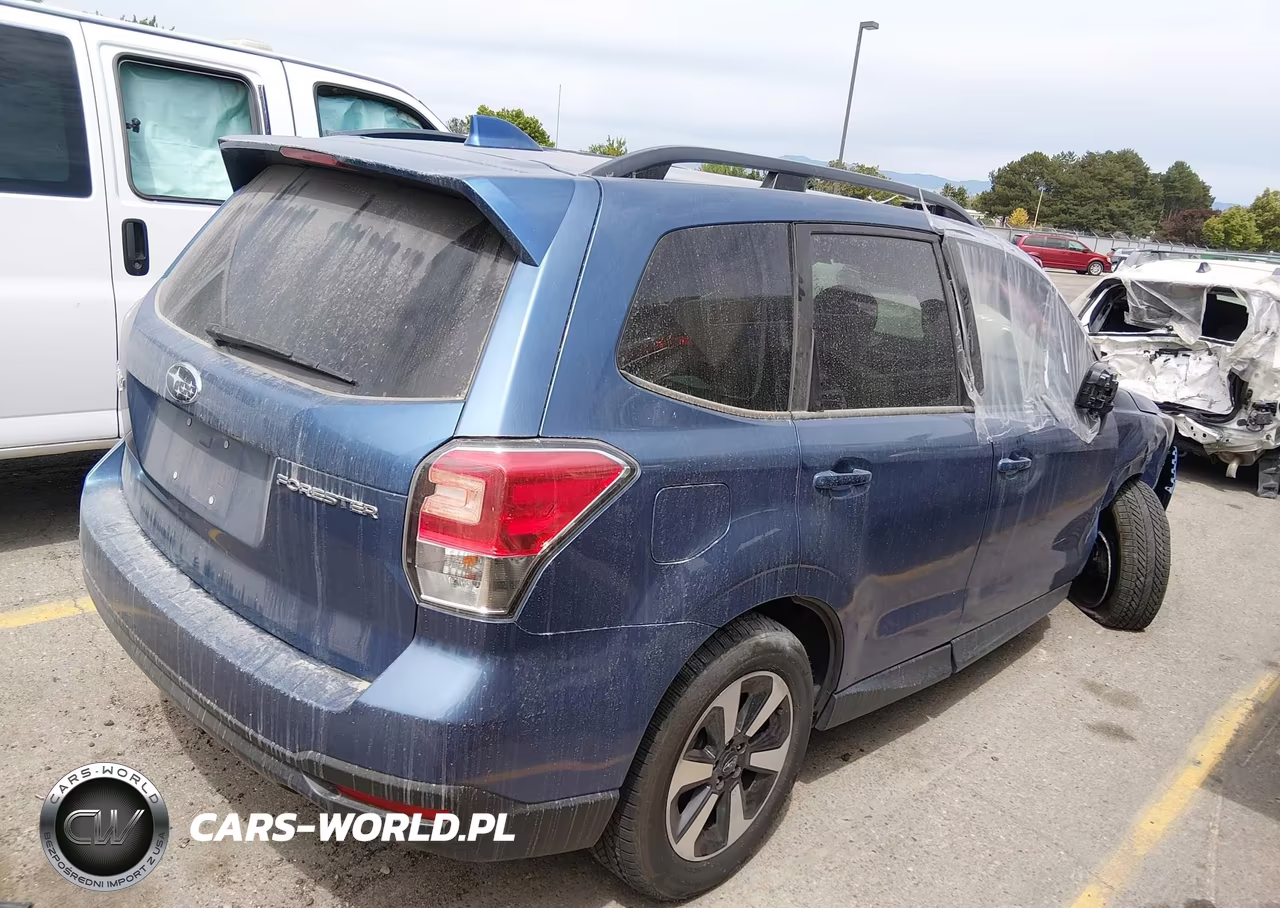 2018 Subaru Forester 2.5I Premium VIN:JF2SJAGC4JH566811 - 4