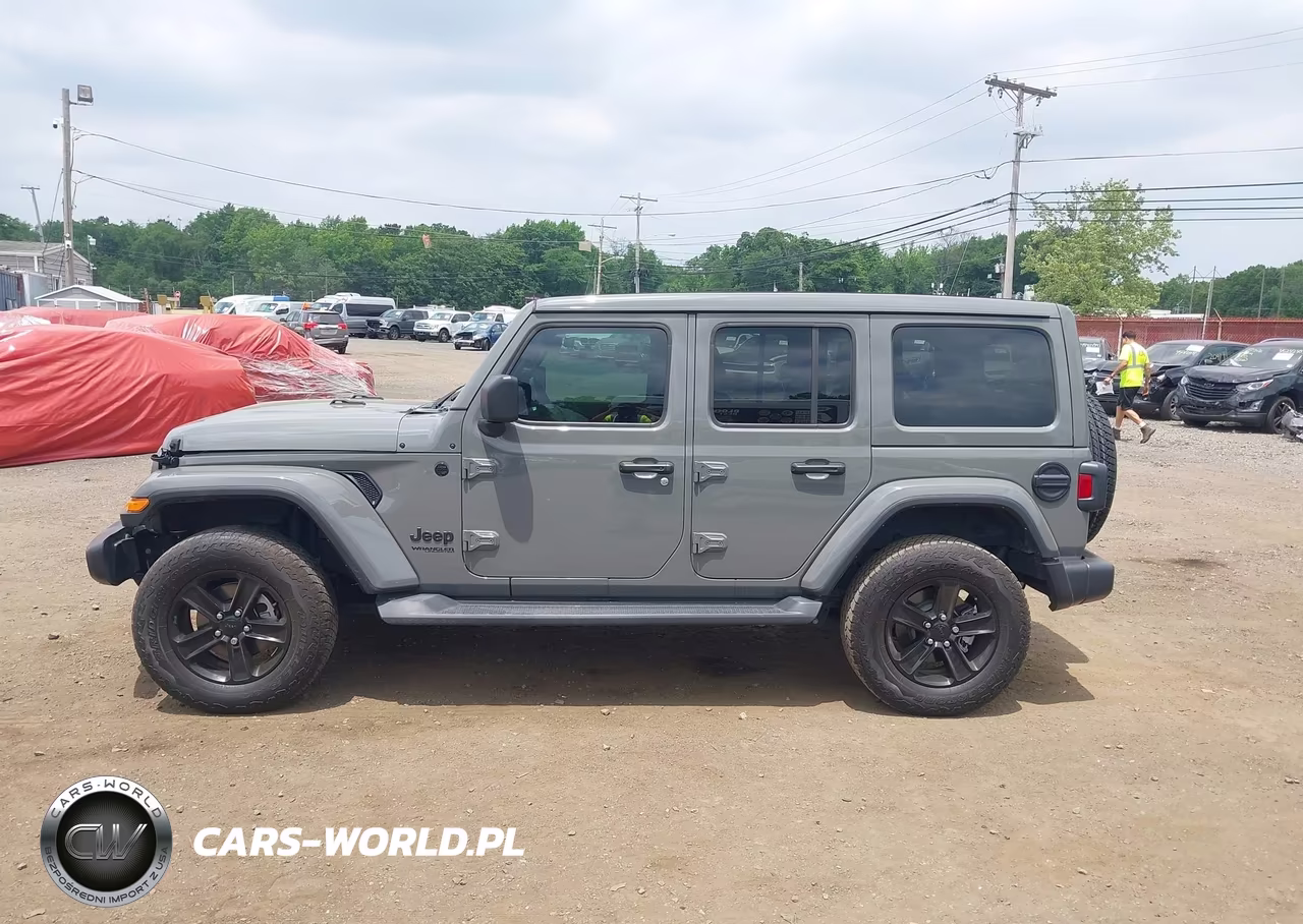 2022 Jeep Wrangler Unlimited Sahara Altitude 4X4 VIN:1C4HJXEG8NW188849 - 13