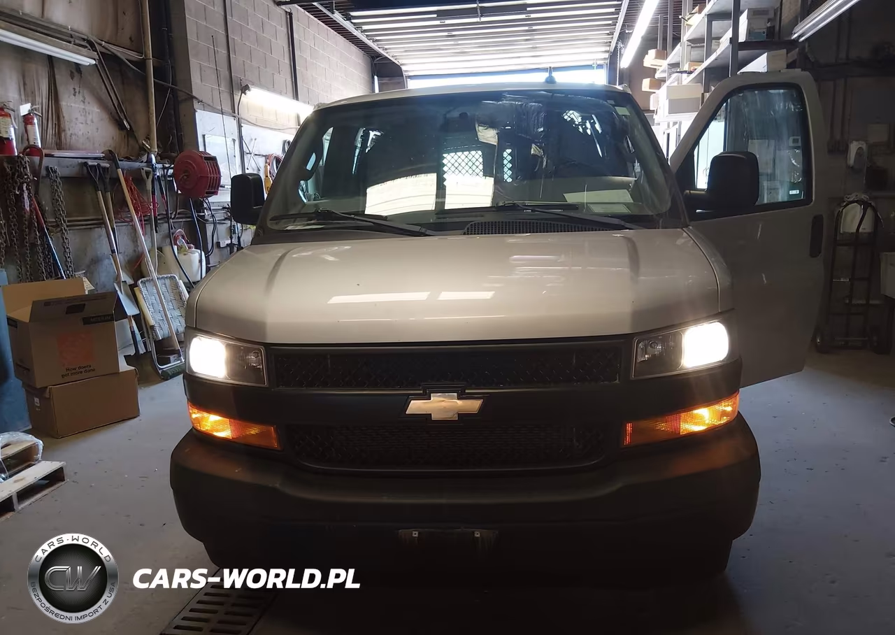 2018 Chevrolet Express 3500 Work Van VIN:1GCZGHFP8J1341924 - 14