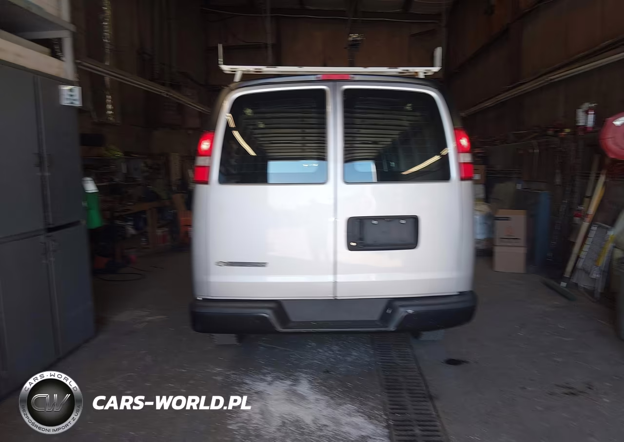 2018 Chevrolet Express 3500 Work Van VIN:1GCZGHFP8J1341924 - 18