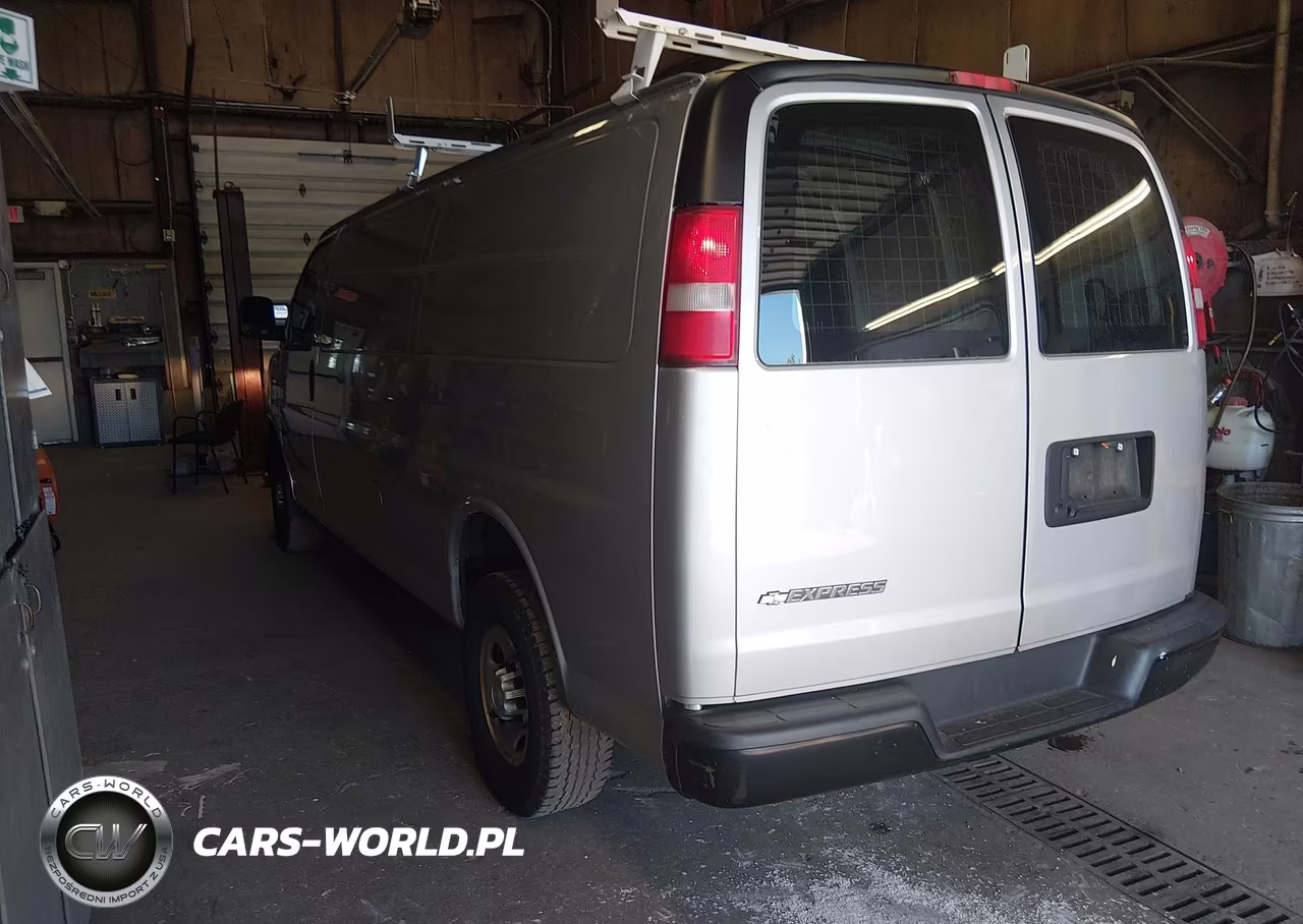 2018 Chevrolet Express 3500 Work Van VIN:1GCZGHFP8J1341924 - 3