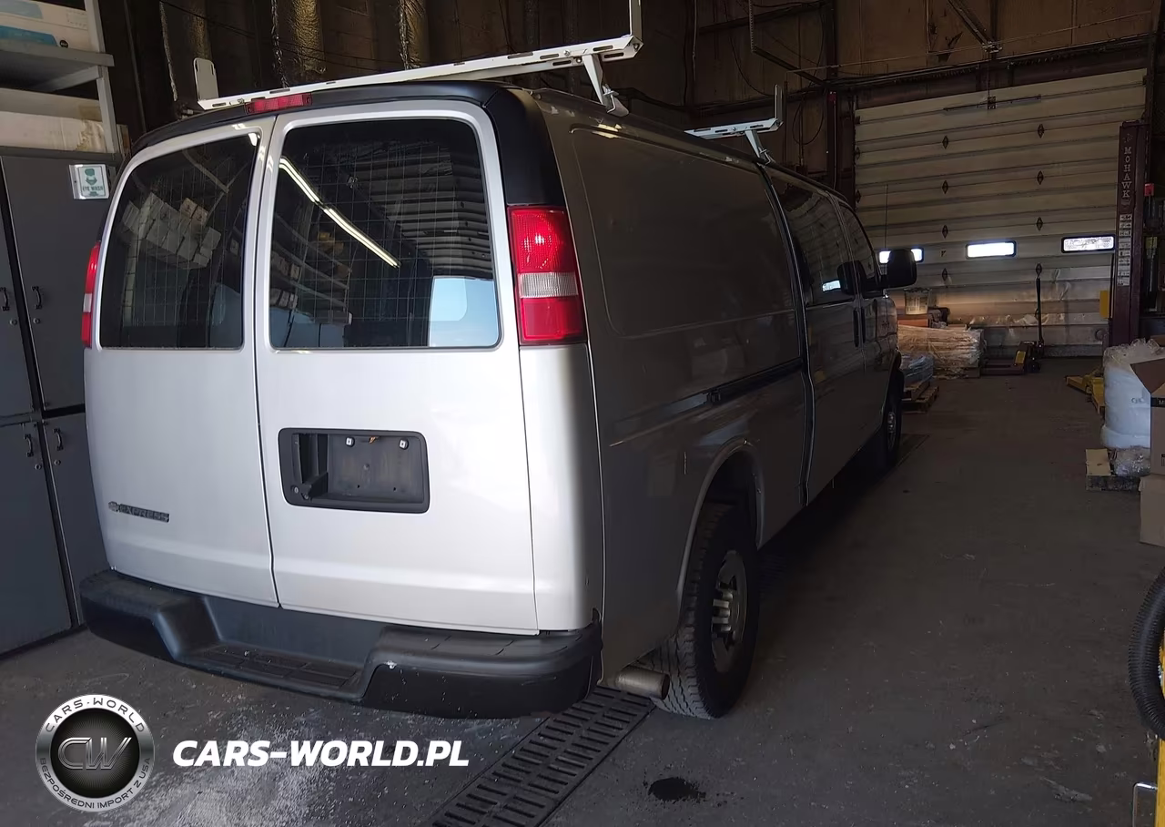 2018 Chevrolet Express 3500 Work Van VIN:1GCZGHFP8J1341924 - 4