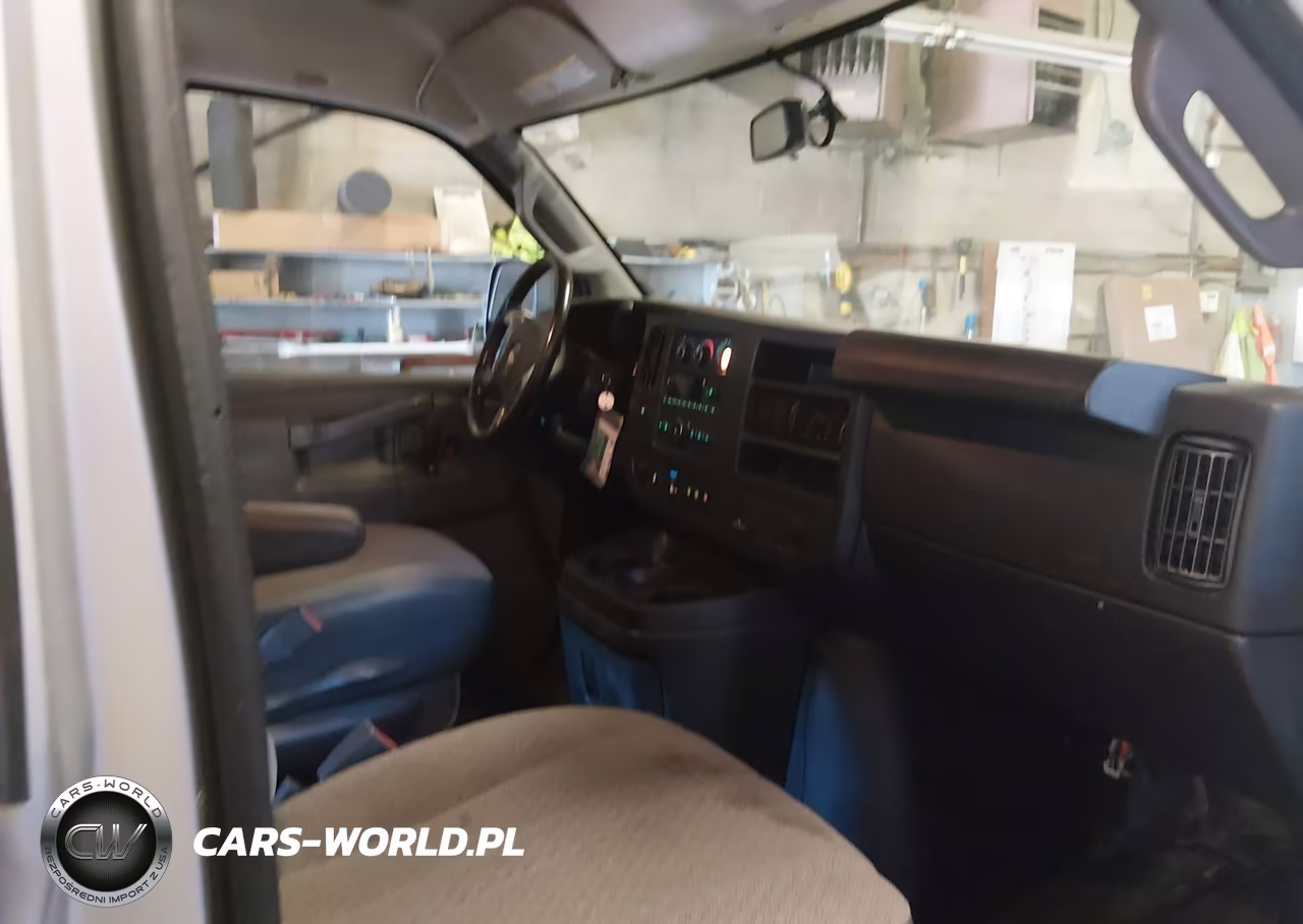 2018 Chevrolet Express 3500 Work Van VIN:1GCZGHFP8J1341924 - 5