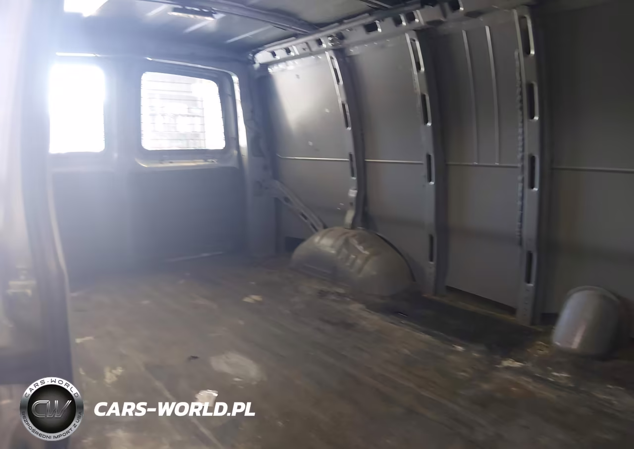 2018 Chevrolet Express 3500 Work Van VIN:1GCZGHFP8J1341924 - 8