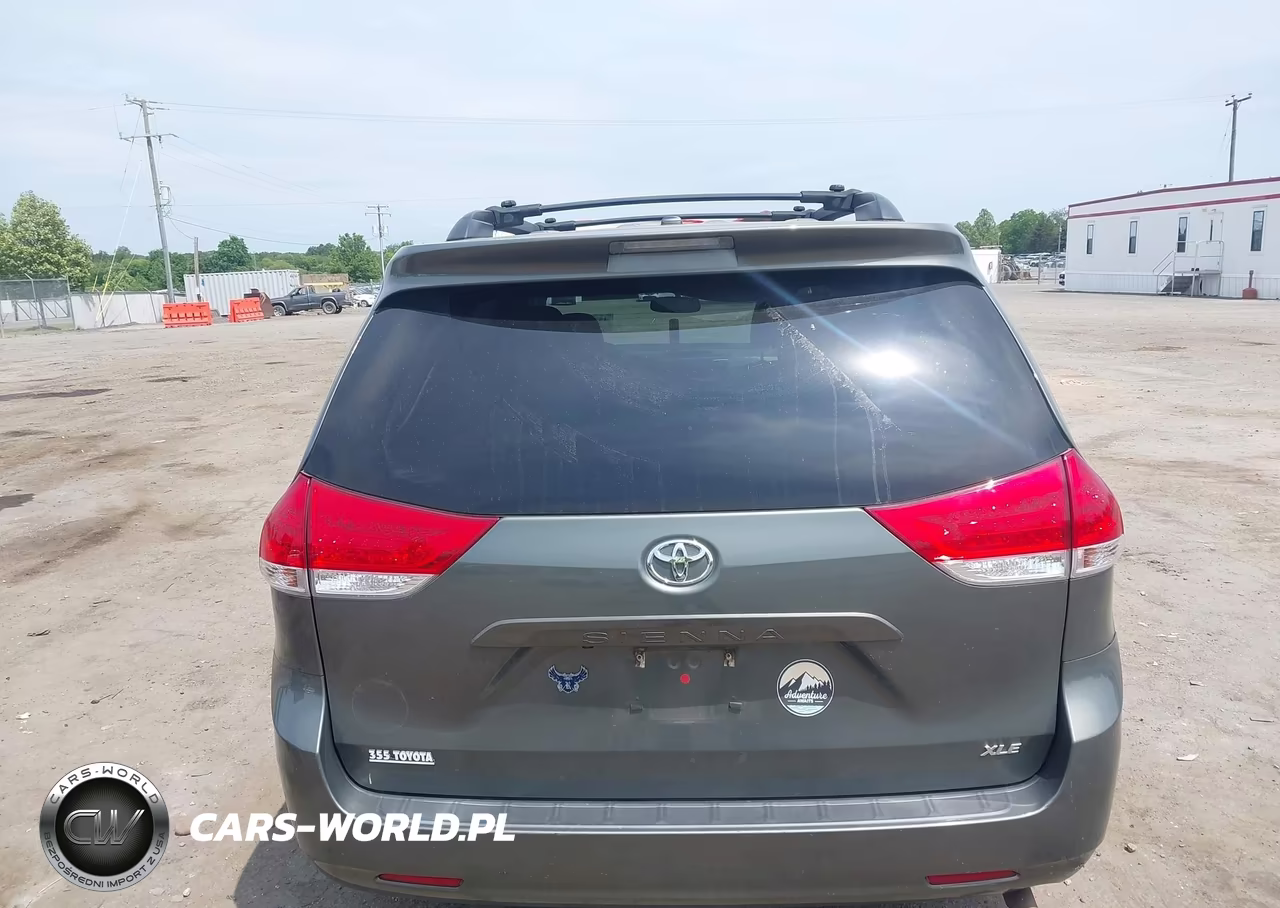 2014 Toyota Sienna Xle V6 8 Passenger VIN:5TDYK3DC2ES459649 - 17