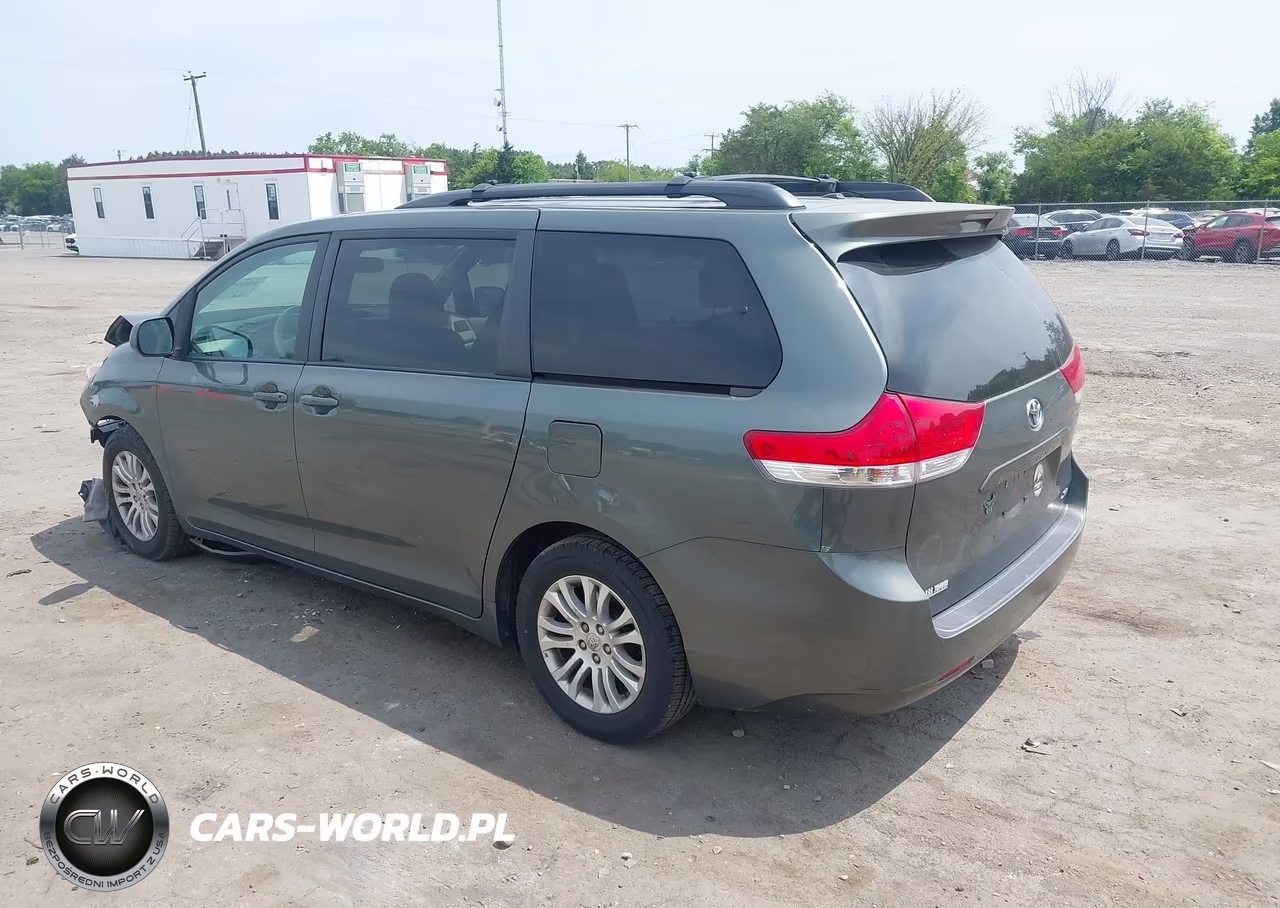 2014 Toyota Sienna Xle V6 8 Passenger VIN:5TDYK3DC2ES459649 - 3