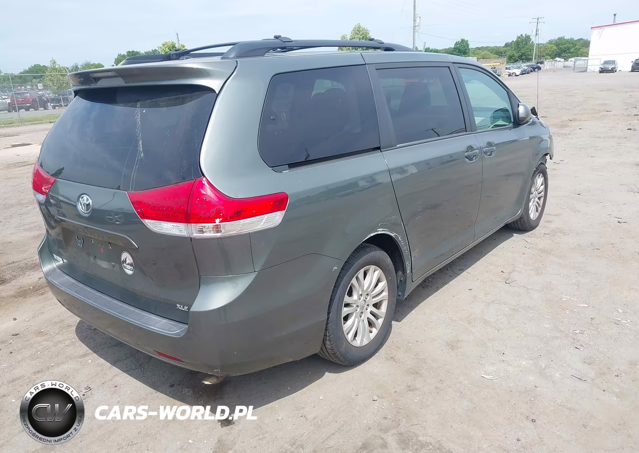 2014 Toyota Sienna Xle V6 8 Passenger VIN:5TDYK3DC2ES459649 - 4