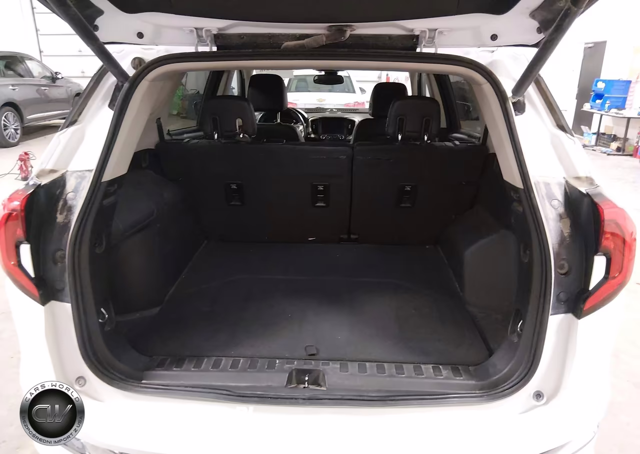 2018 GMC Terrain Denali VIN:3GKALXEX0JL247005 - 17