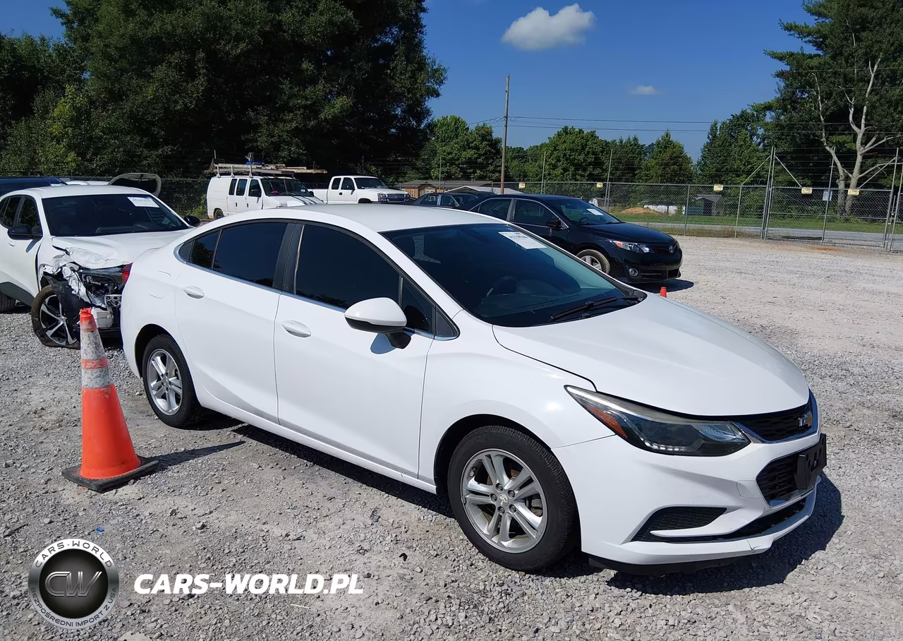 2016 Chevrolet Cruze Lt Auto – zdjęcie 1 z 11