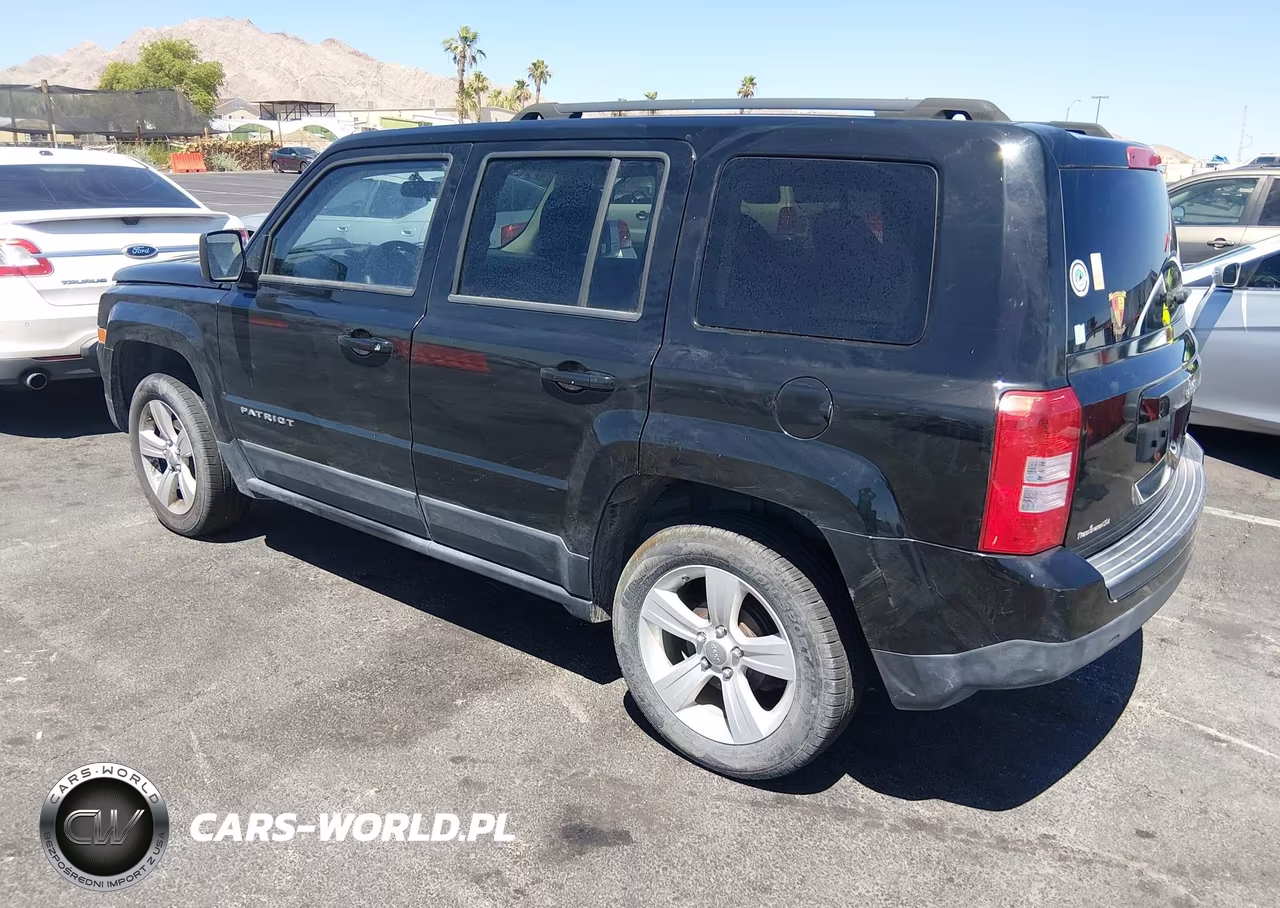 2012 Jeep Patriot Latitude VIN:1C4NJPFAXCD707003 - 3