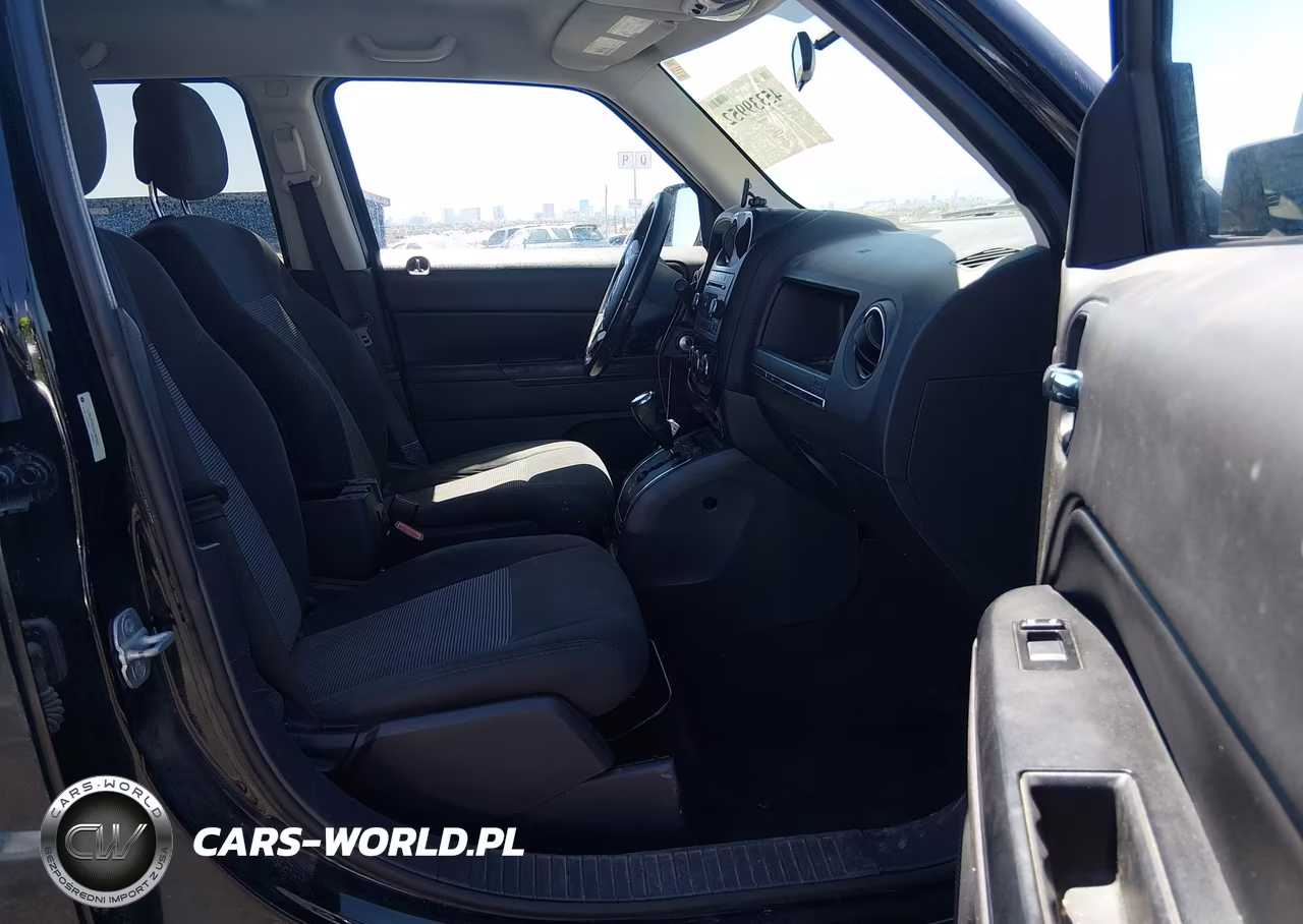 2012 Jeep Patriot Latitude VIN:1C4NJPFAXCD707003 - 5