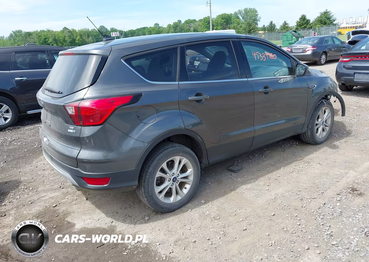 2019 Ford Escape Se VIN:1FMCU9GD2KUC05566 - 4