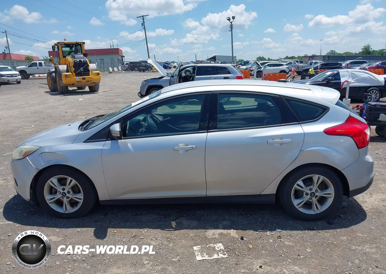 2014 Ford Focus Se VIN:1FADP3K27EL325611 - 14