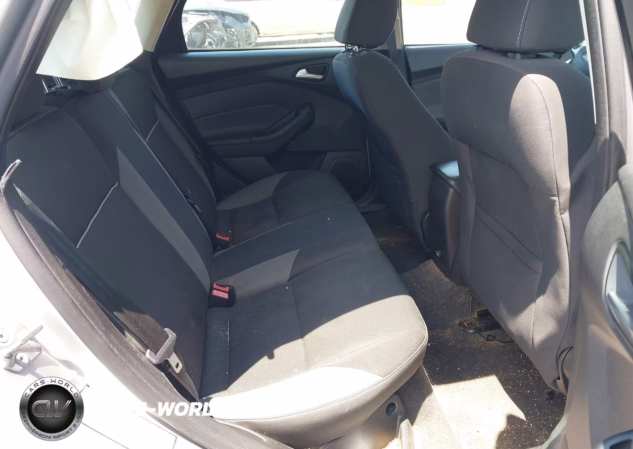 2014 Ford Focus Se VIN:1FADP3K27EL325611 - 8