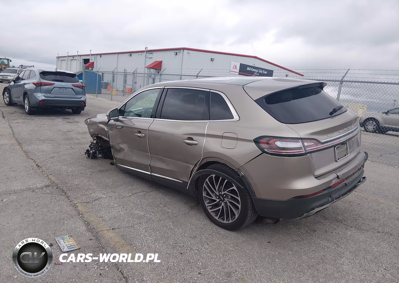 2020 Lincoln Nautilus Reserve VIN:2LMPJ8K98LBL23284 - 3