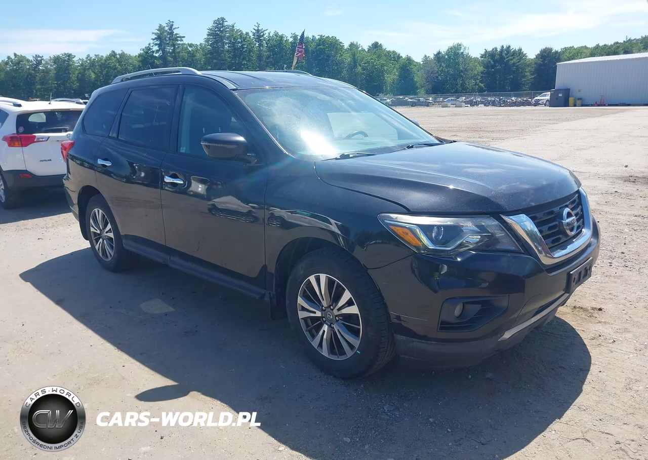 2017 Nissan Pathfinder Sv