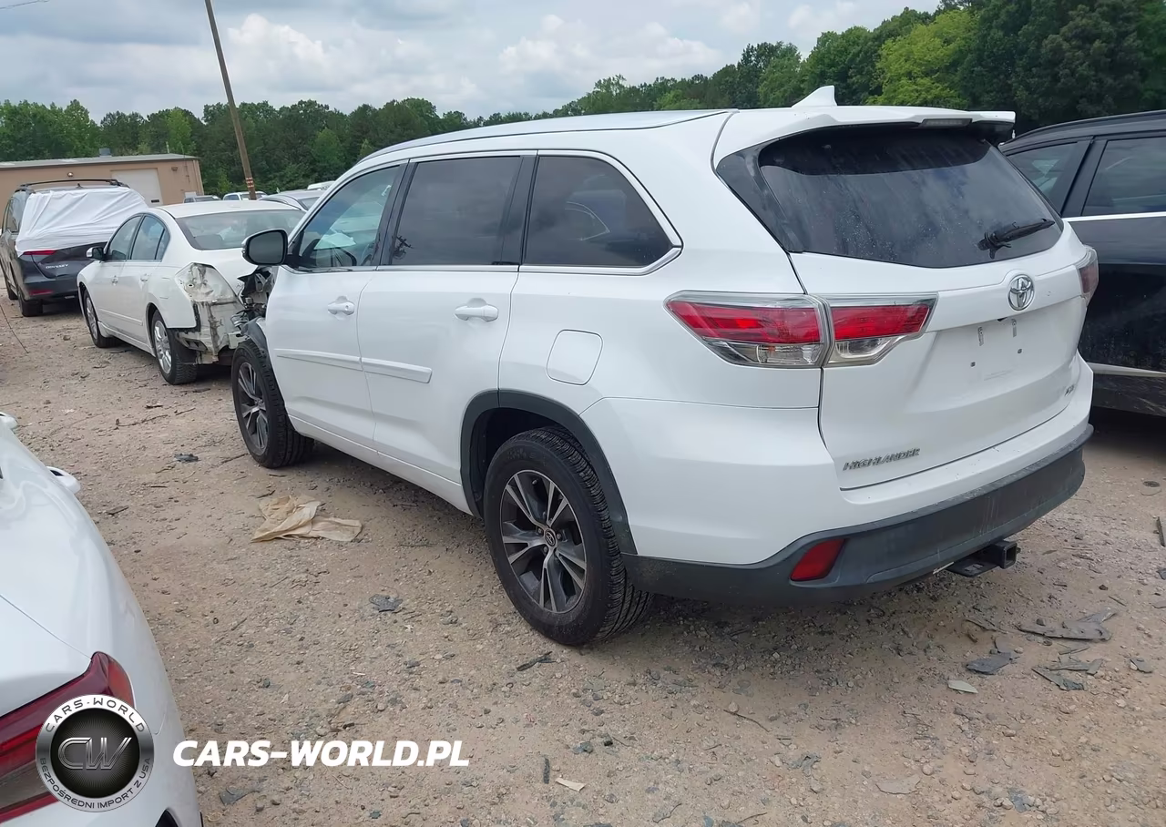 2016 Toyota Highlander Xle V6 VIN:5TDKKRFH3GS138241 - 3