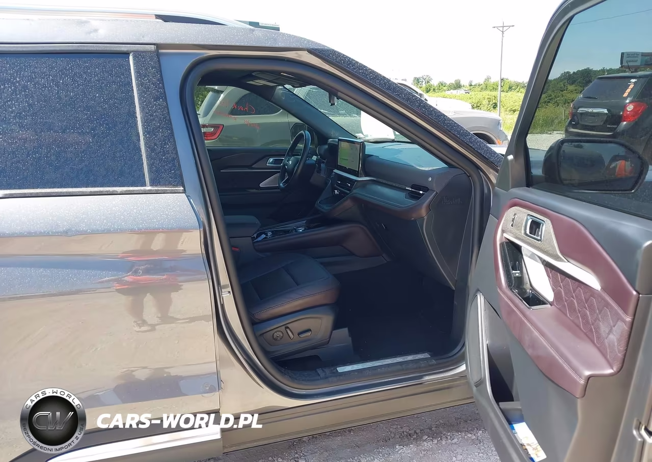 2025 Ford Explorer Platinum VIN:1FMUK8HH5SGB64077 - 5