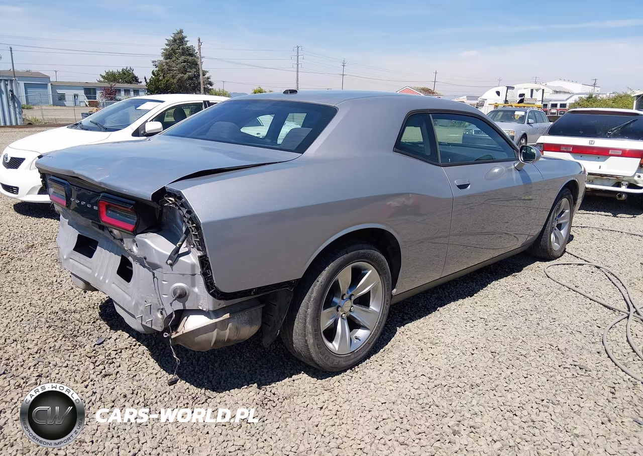 2015 Dodge Challenger Sxt VIN:2C3CDZAG1FH722670 - 4