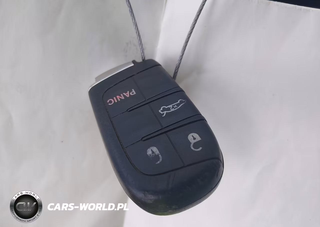 2020 Chrysler 300 Touring VIN:2C3CCAAG4LH123102 - 11