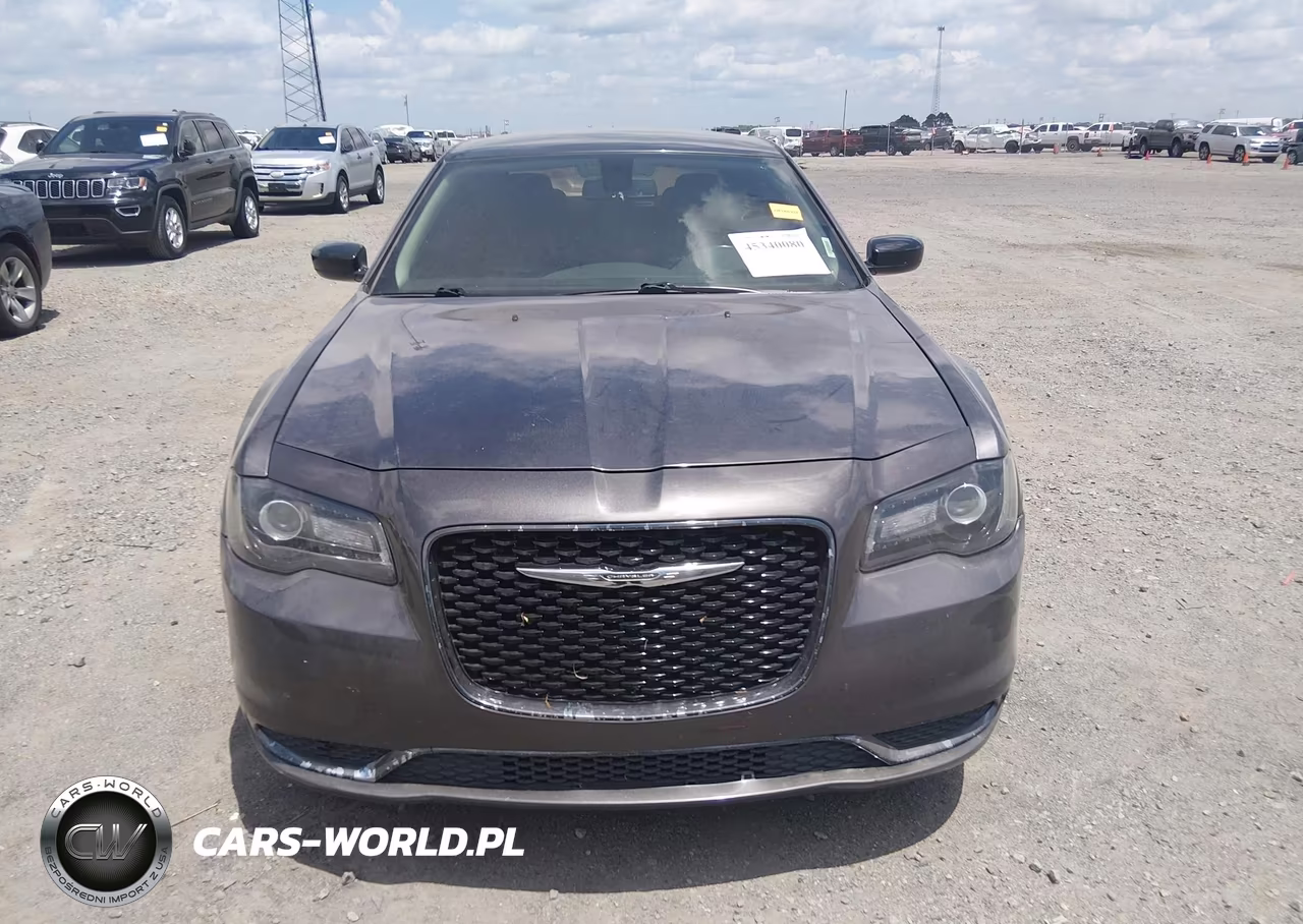 2020 Chrysler 300 Touring VIN:2C3CCAAG4LH123102 - 12