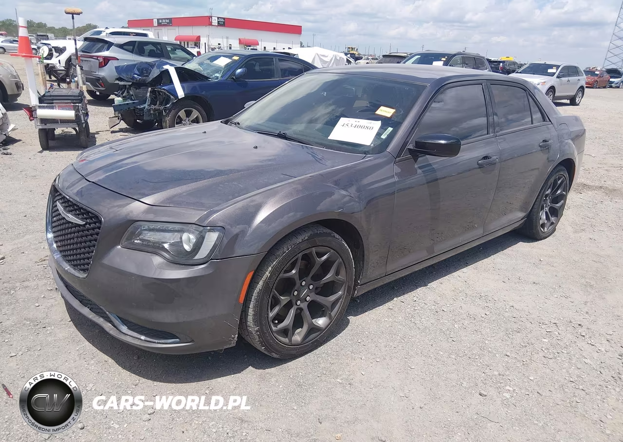 2020 Chrysler 300 Touring VIN:2C3CCAAG4LH123102 - 2