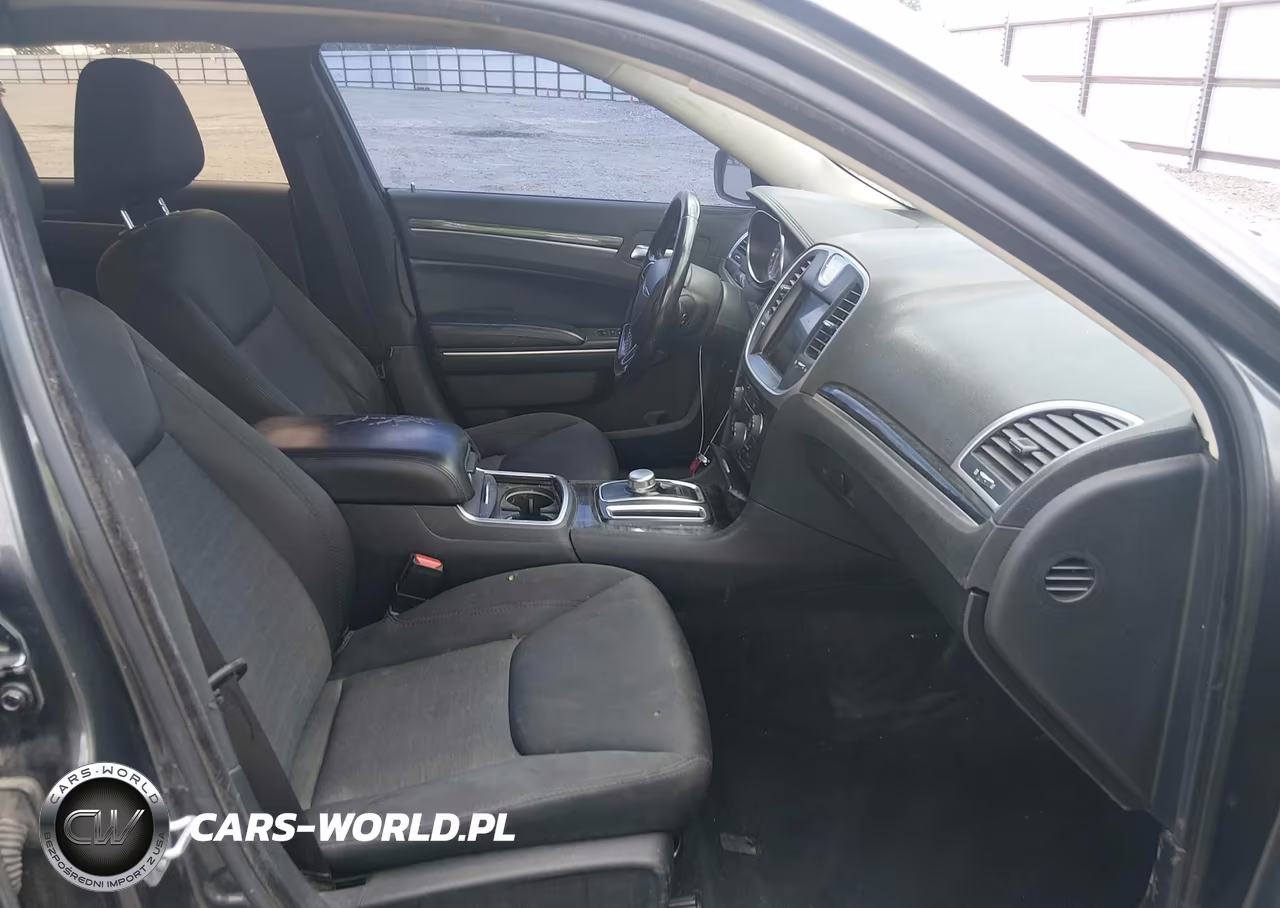 2020 Chrysler 300 Touring VIN:2C3CCAAG4LH123102 - 5