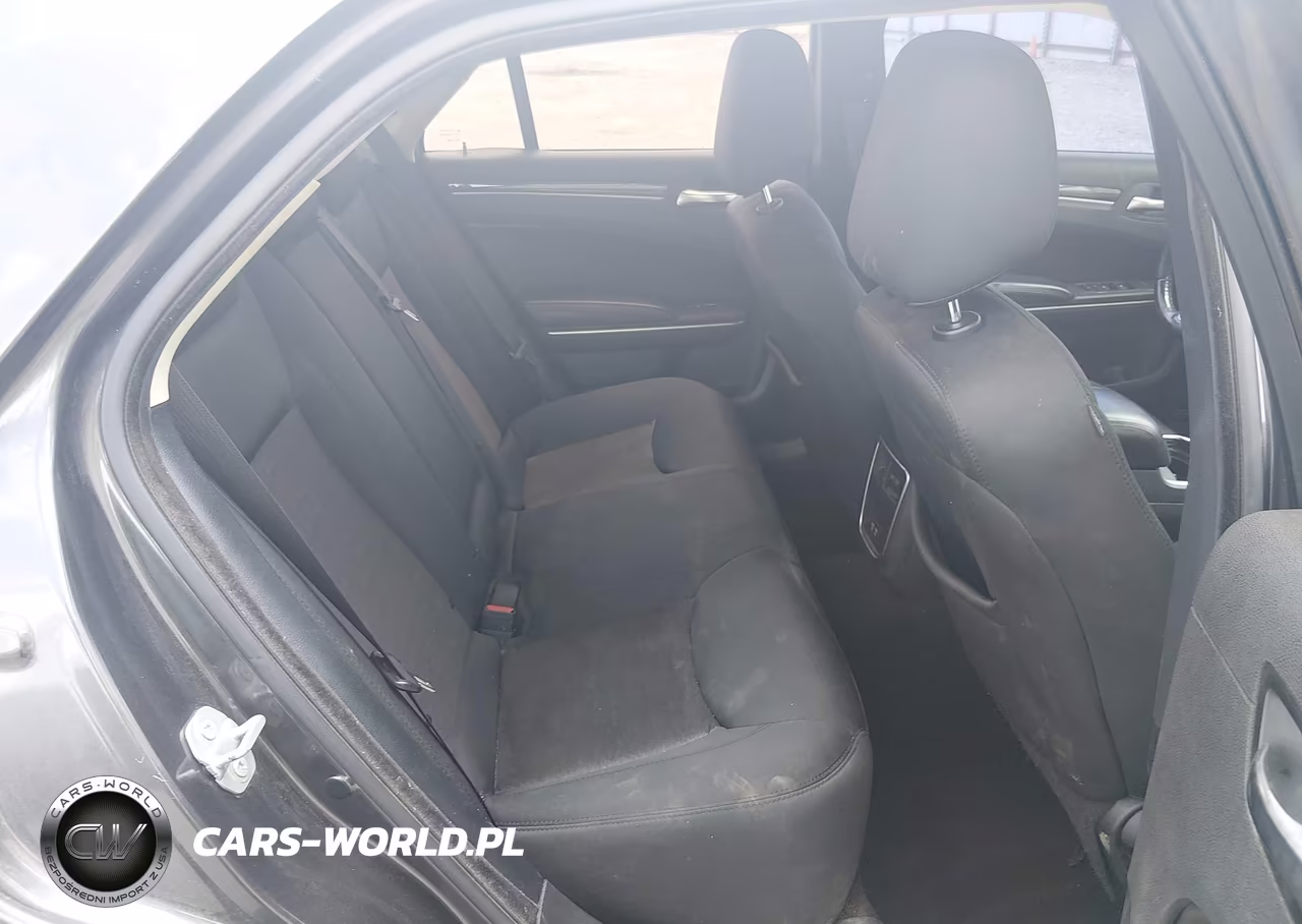 2020 Chrysler 300 Touring VIN:2C3CCAAG4LH123102 - 8