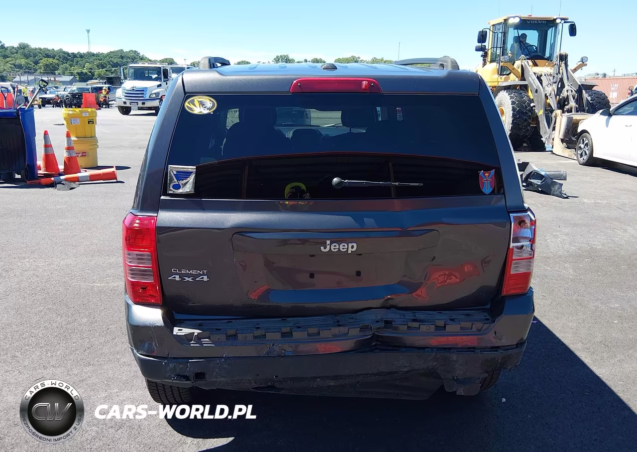 2017 Jeep Patriot Sport 4X4 VIN:1C4NJRBB6HD163830 - 17