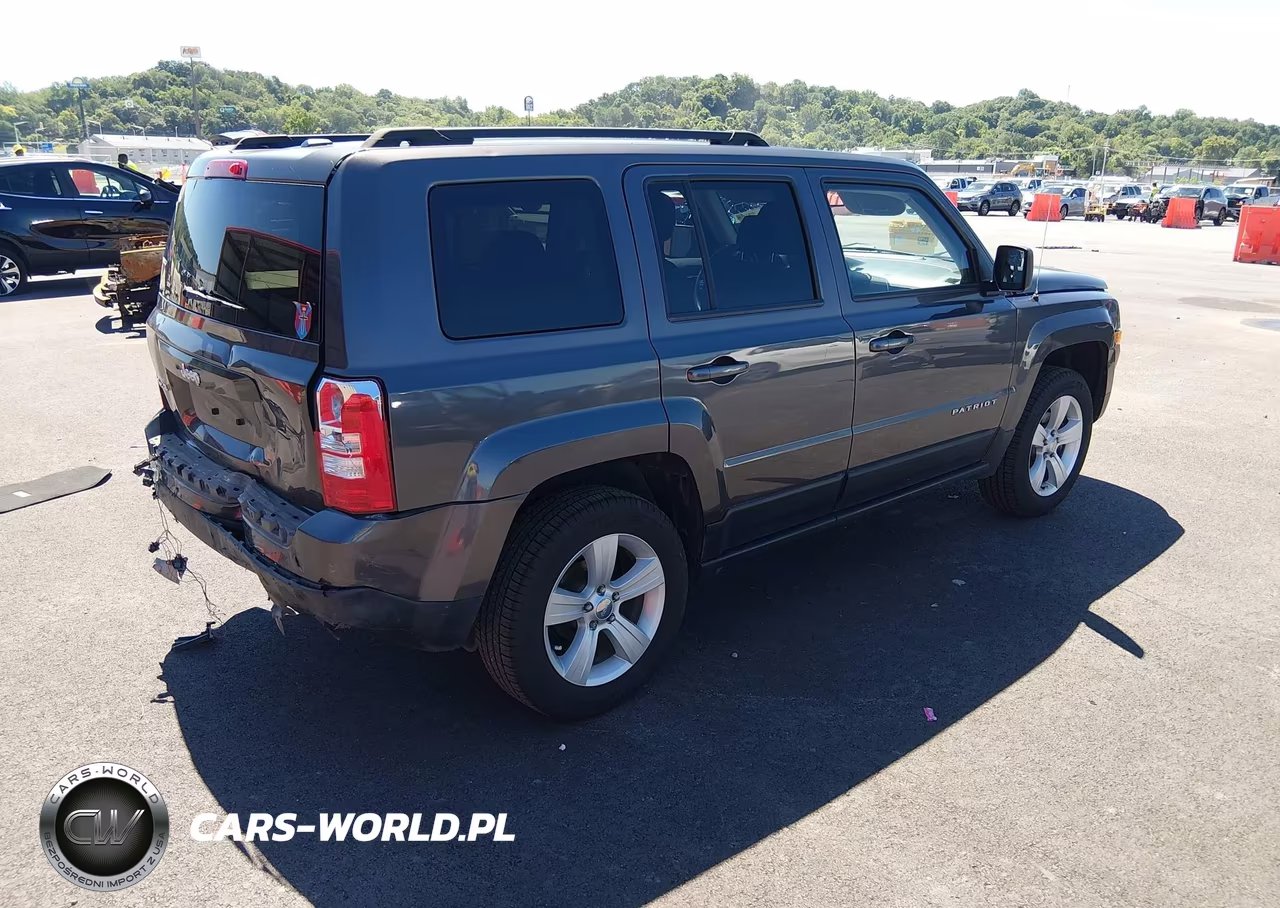 2017 Jeep Patriot Sport 4X4 VIN:1C4NJRBB6HD163830 - 4