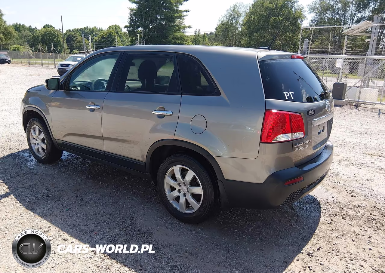 2012 Kia Sorento Lx VIN:5XYKT3A11CG189166 - 3