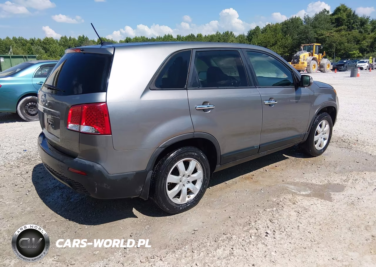 2012 Kia Sorento Lx VIN:5XYKT3A11CG189166 - 4