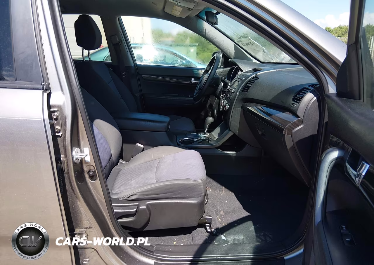 2012 Kia Sorento Lx VIN:5XYKT3A11CG189166 - 5