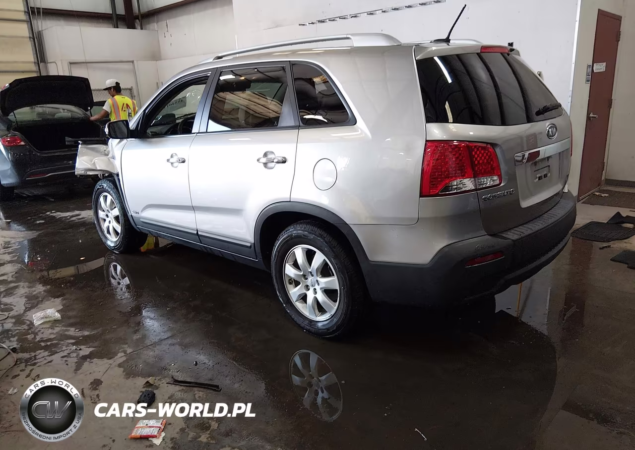 2013 Kia Sorento Lx V6 VIN:5XYKTDA28DG412111 - 3