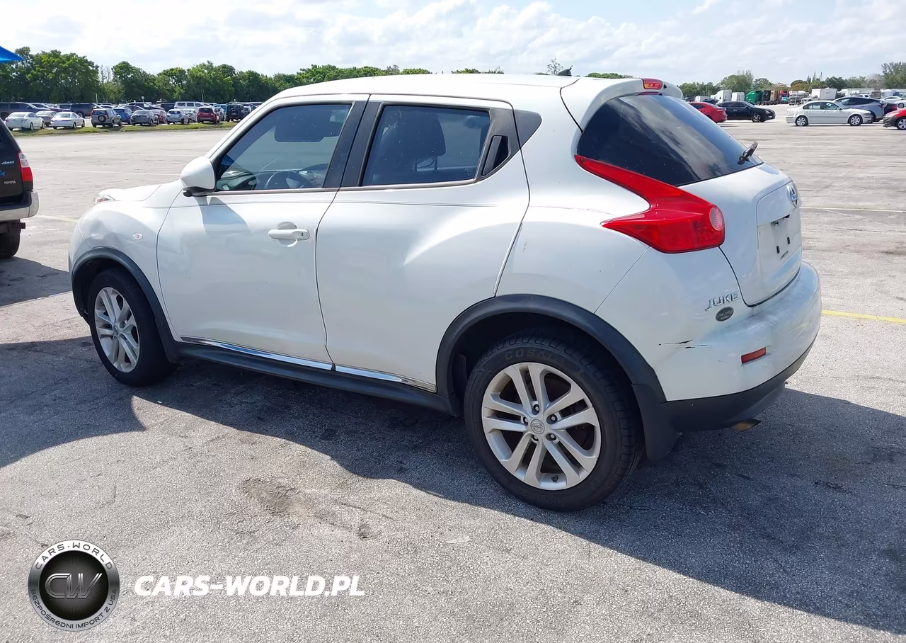 2014 Nissan Juke S VIN:JN8AF5MRXET357575 - 3