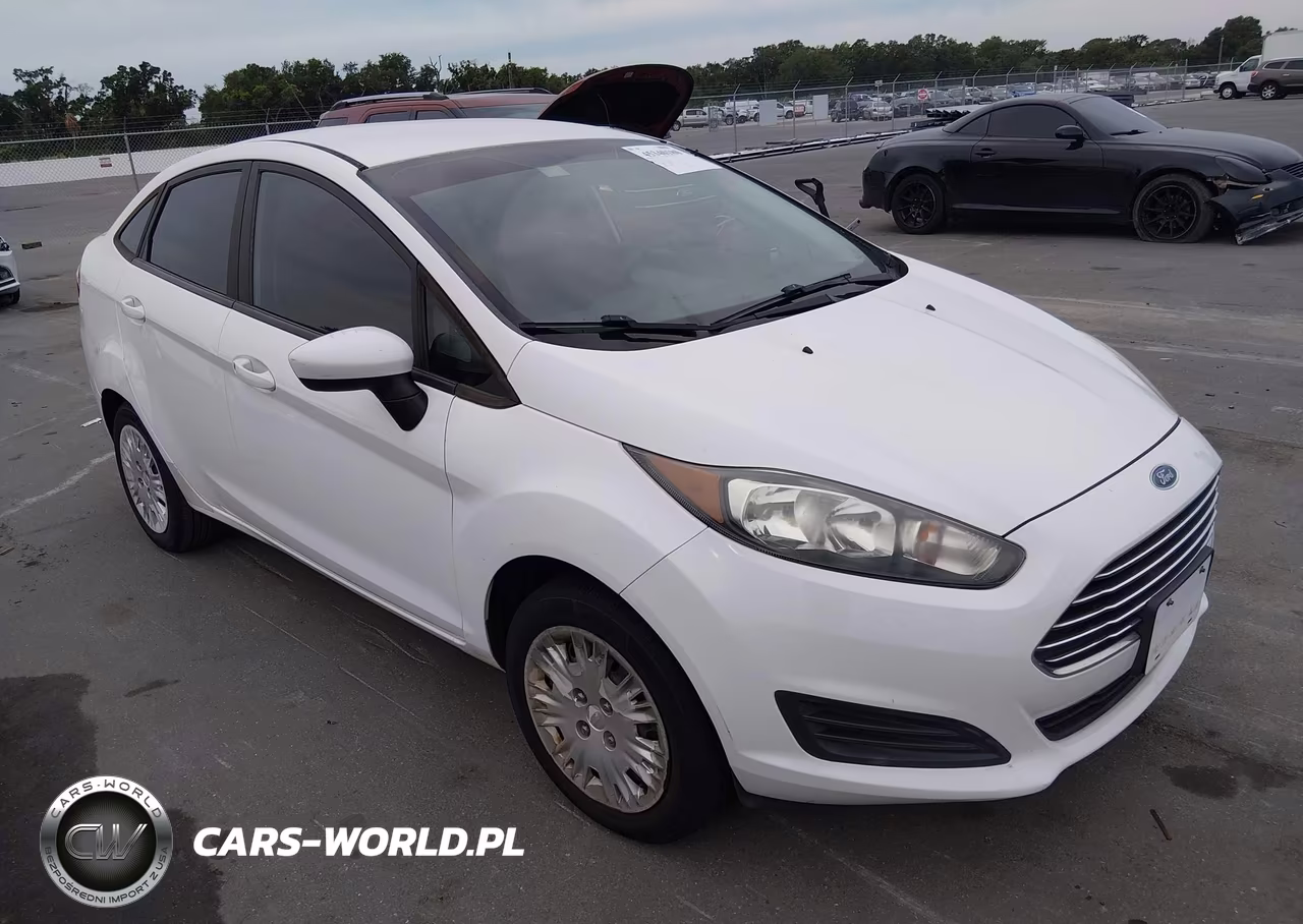 2015 Ford Fiesta S – zdjęcie 1 z 12