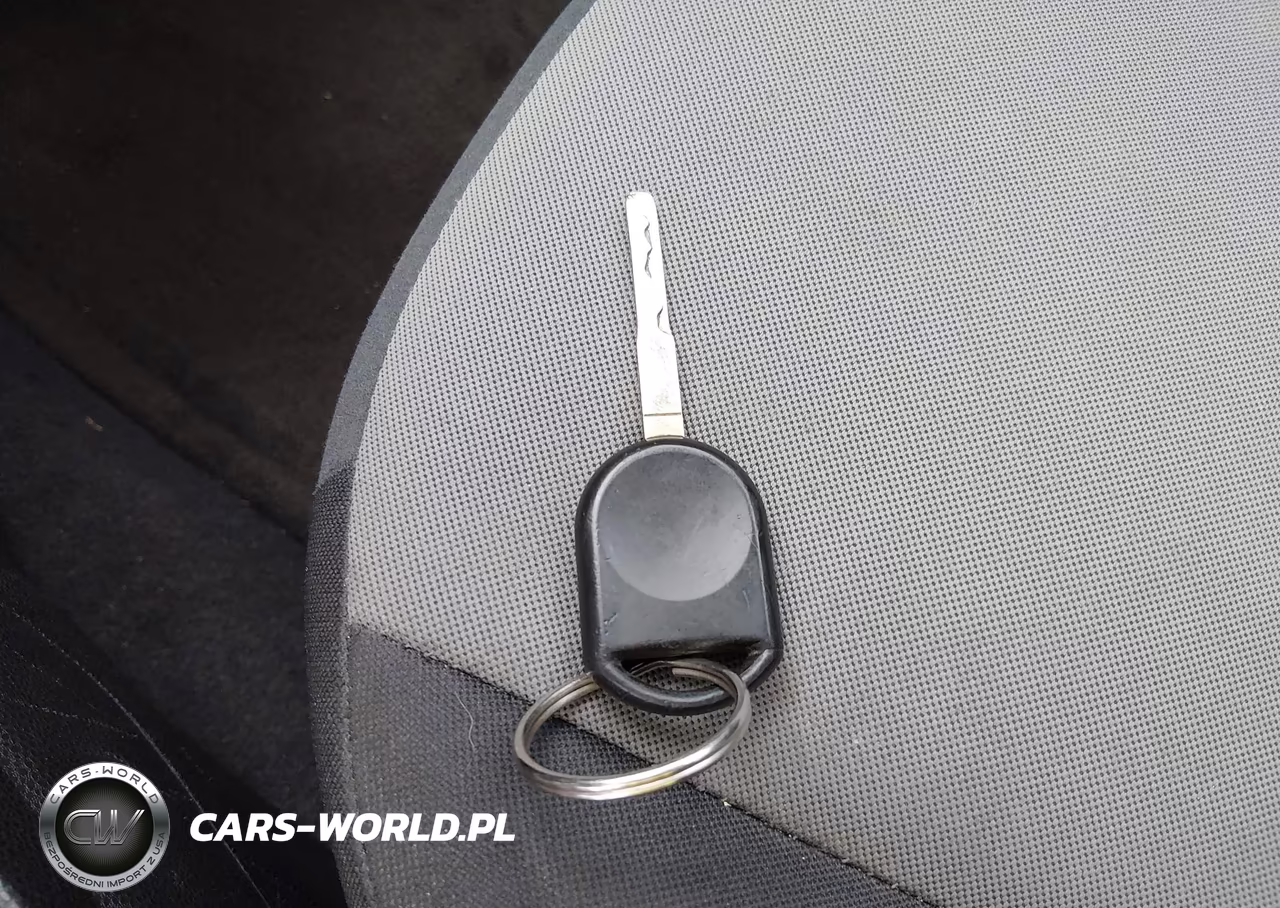 2015 Ford Fiesta S VIN:3FADP4AJ7FM210652 - 11