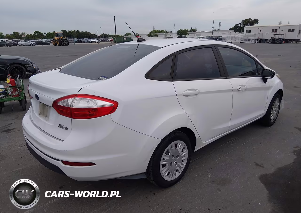 2015 Ford Fiesta S VIN:3FADP4AJ7FM210652 - 4