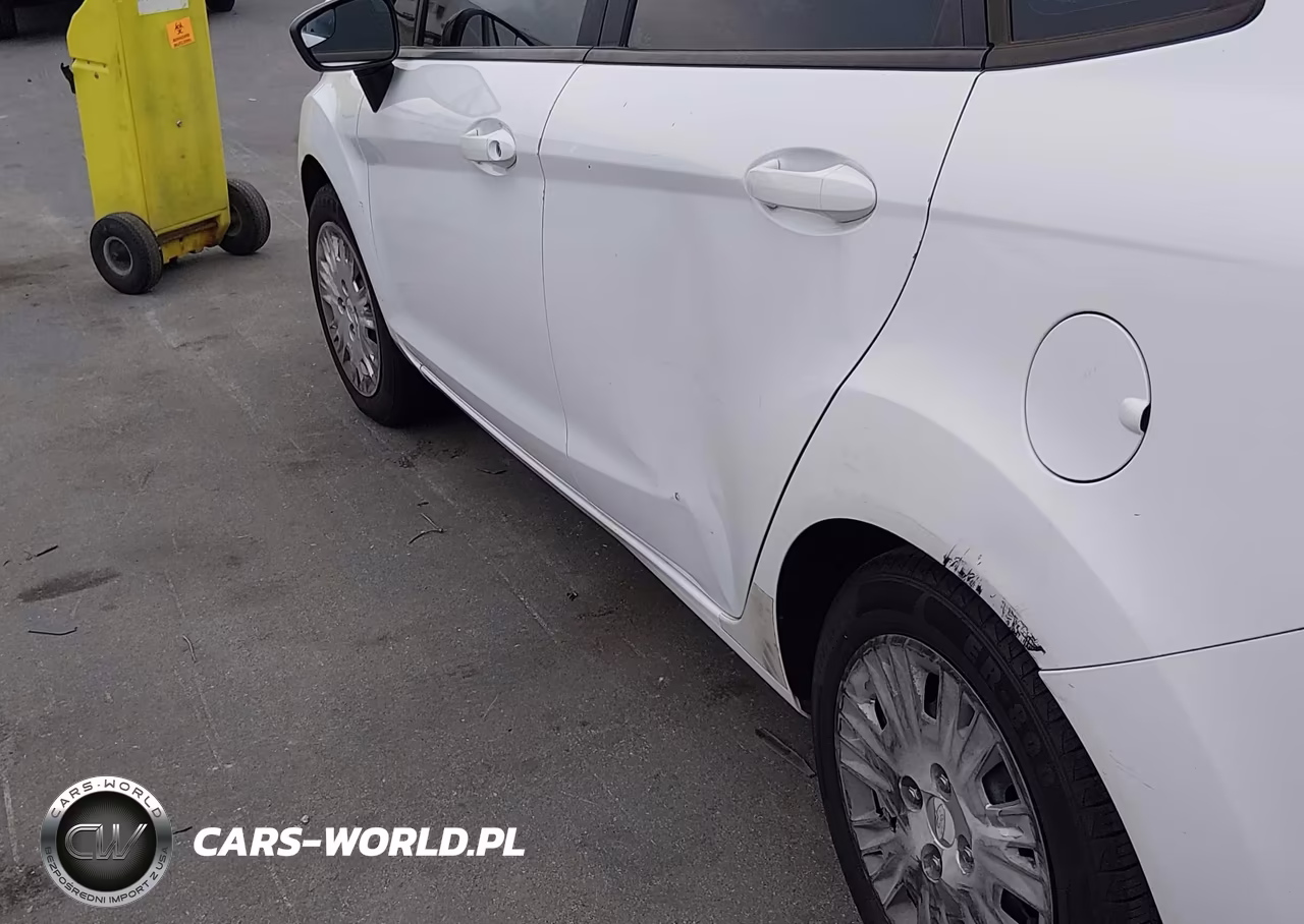 2015 Ford Fiesta S VIN:3FADP4AJ7FM210652 - 6